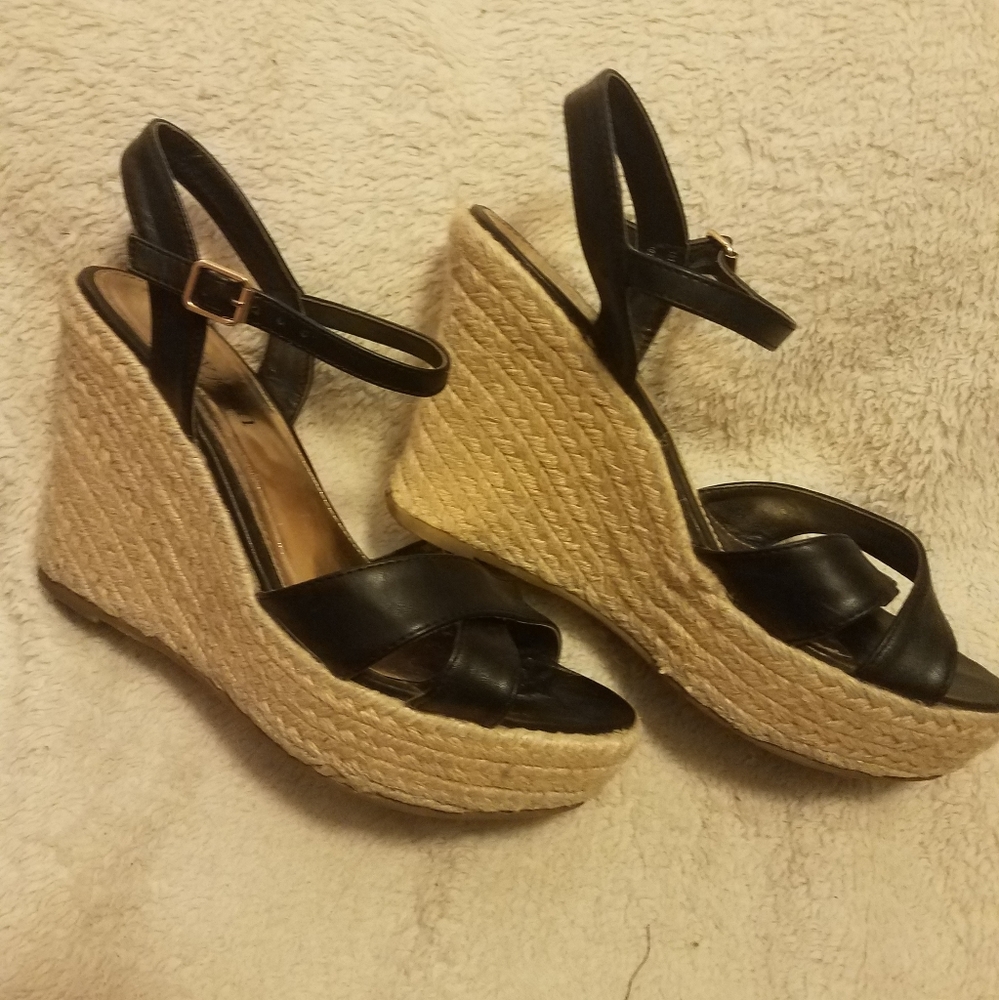 Cathy Jean Black Espadrille Platform Sandals